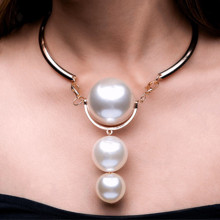THE PEARL TRIO PENDANT