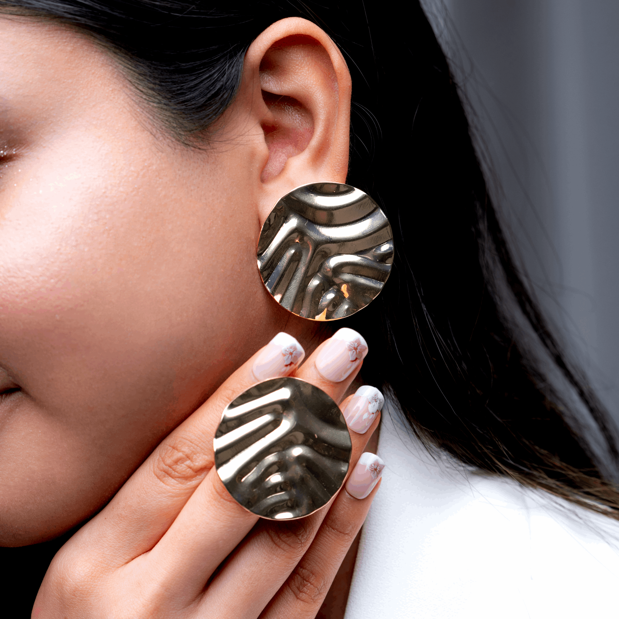 ENGRAVED ROUND STUDS